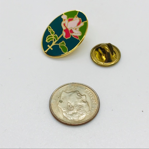 VTG Flower Lapel Pin - Picture 4 of 8